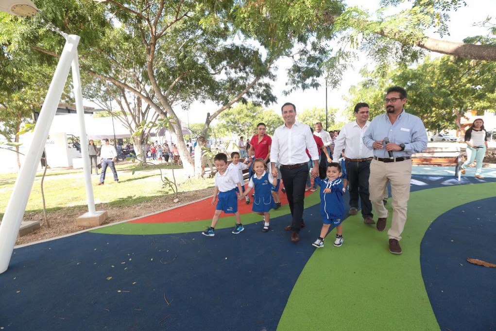 Rehabilitan parque en Francisco de Montejo III Rehabilitan parque en Francisco de Montejo III
