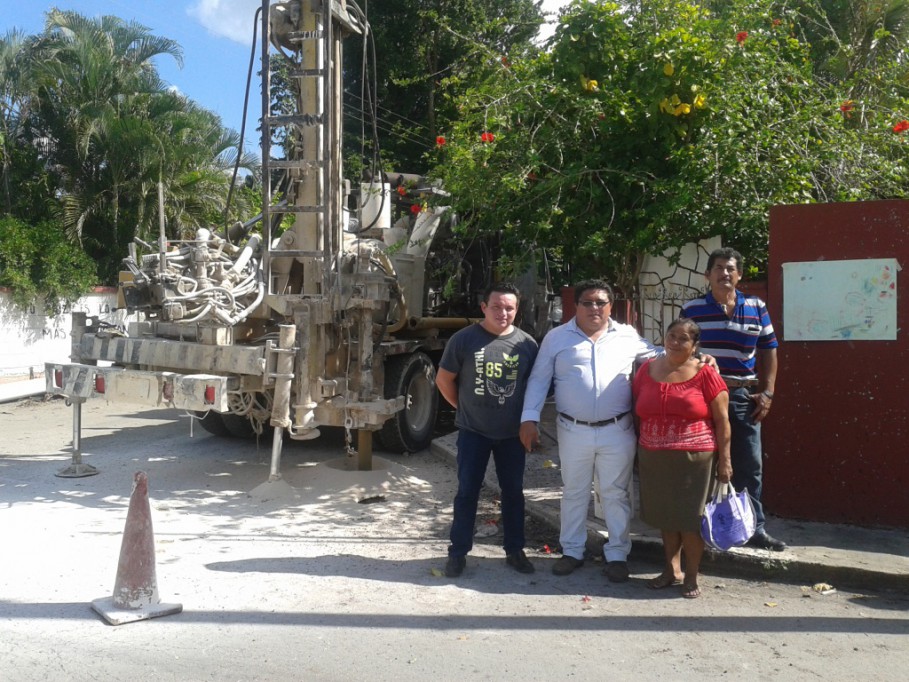 Perforan dos pozos pluviales en calle principal de Sucilá Perforan dos pozos pluviales en calle principal de Sucilá