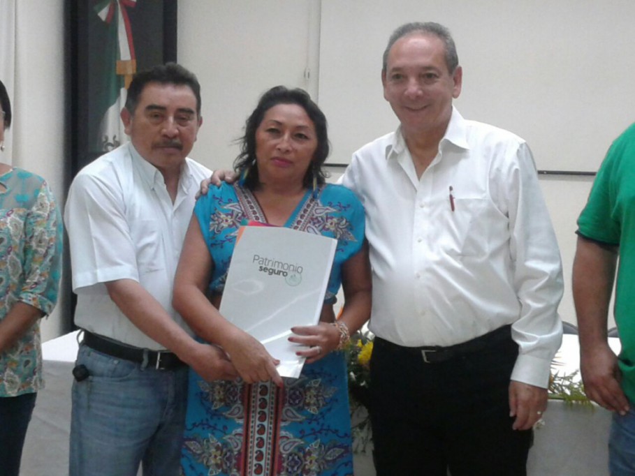 16 familias más de Tizimín con títulos de propiedad 16 familias más de Tizimín con títulos de propiedad