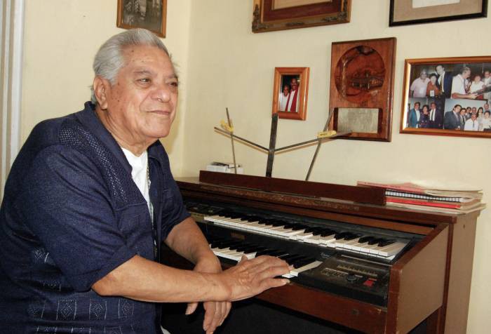 Esta noche bailaremos el “Año Viejo” Esta noche bailaremos el “Año Viejo”