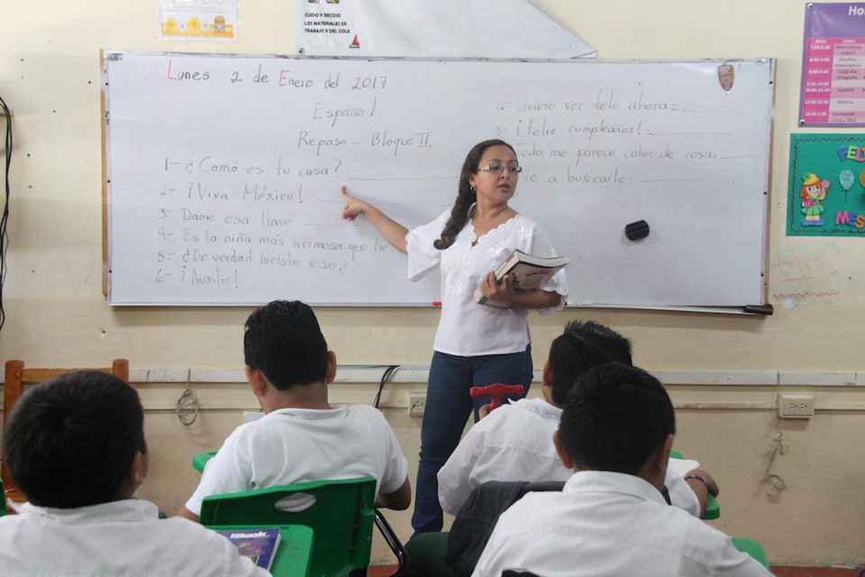 Más de mil escuelas regresaron a clases hoy Más de mil escuelas regresaron a clases hoy