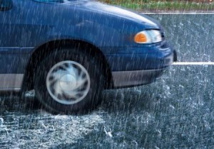 Consejos para conducir bajo lluvia Consejos para conducir bajo lluvia