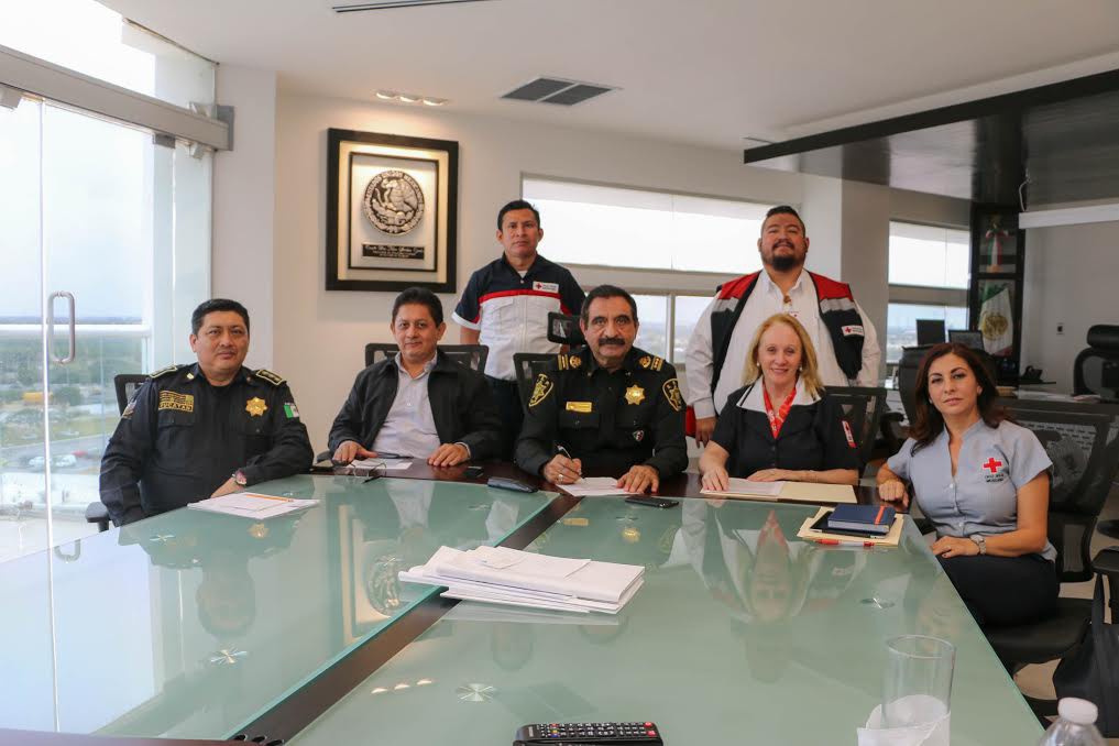 Coordinan servicios de emergencia con el 911 Coordinan servicios de emergencia con el 911