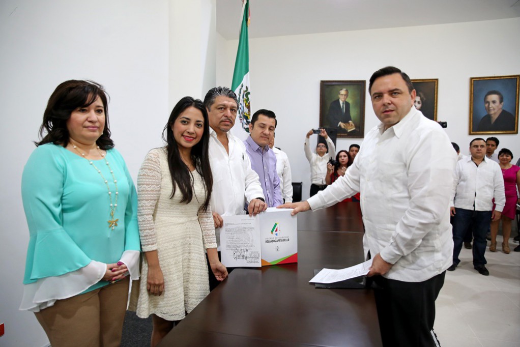 Diputados reciben 4° Informe de Gobierno Diputados reciben 4° Informe de Gobierno