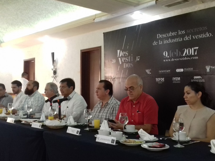 Presentan foro "Desvestidos 2017" Presentan foro "Desvestidos 2017"