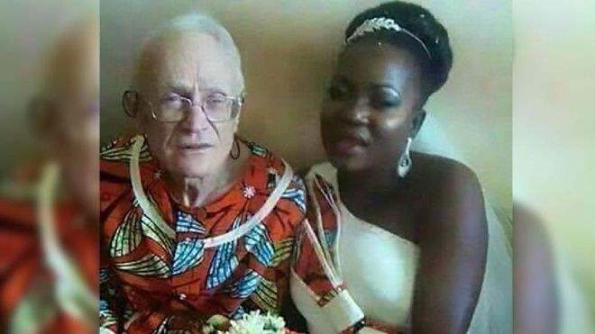 Le dice "aprovechada" por casarse con un hombre de 90 años Le dice "aprovechada" por casarse con un hombre de 90 años