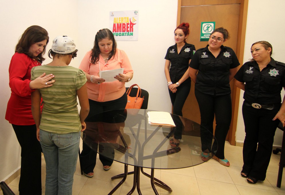 Entregan a procuraduría de justicia de Tabasco a menor localizada por alerta Amber Yucatán Entregan a procuraduría de justicia de Tabasco a menor localizada por alerta Amber Yucatán