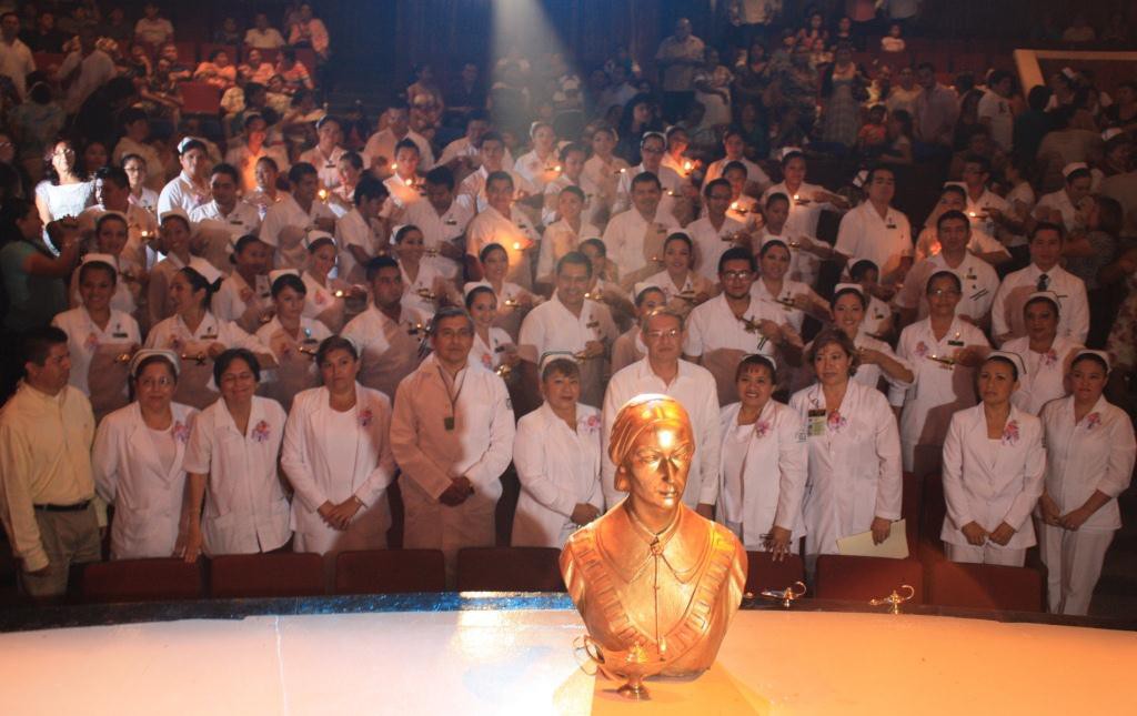 Egresados de la XII generación de enfermería del IMSS reciben el \\\\\\\\\\"Paso de la luz\\\\\\\\\\" Egresados de la XII generación de enfermería del IMSS reciben el \\\\\\\\\\"Paso de la luz\\\\\\\\\\"