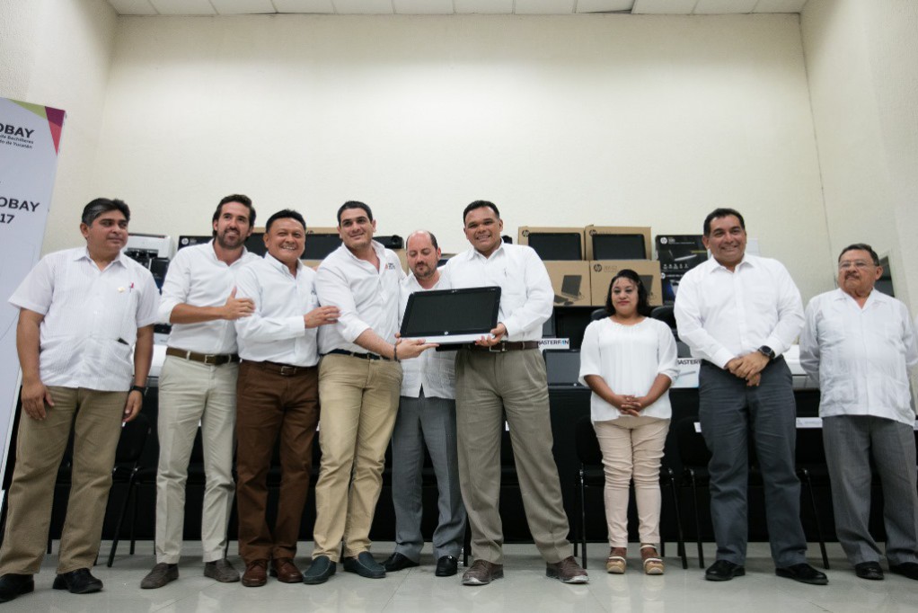 Entregan 133 bases administrativas en el Cobay Entregan 133 bases administrativas en el Cobay