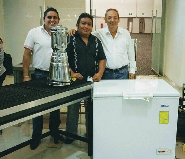 Pequeños emprendedores de Tizimín reciben apoyos Pequeños emprendedores de Tizimín reciben apoyos
