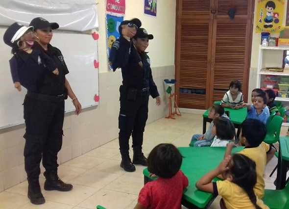 Policía de Tizimín brinda pláticas preventivas a niños Policía de Tizimín brinda pláticas preventivas a niños