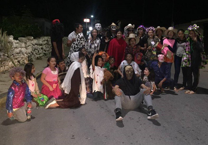Preservan tradiciones carnavalescas en Sucilá Preservan tradiciones carnavalescas en Sucilá