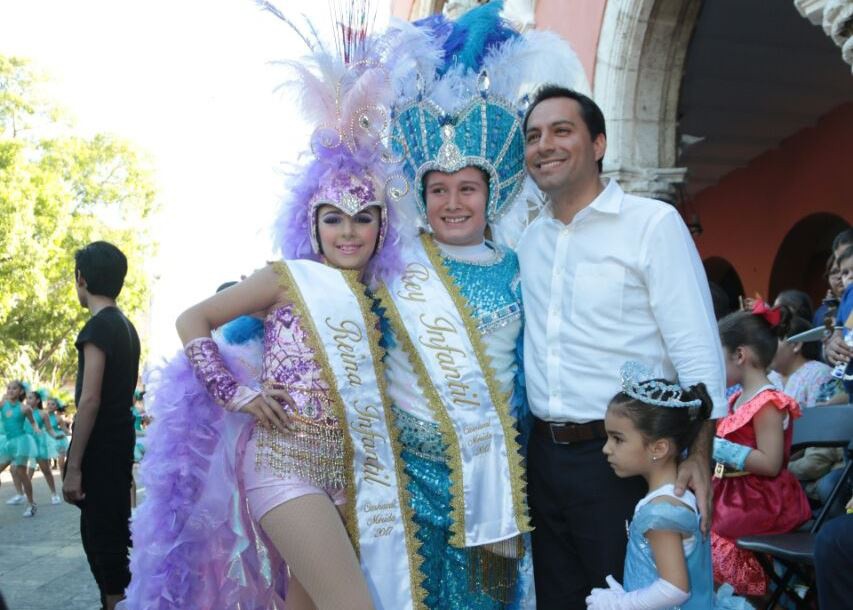 Gracia y colorido durante el Desfile Infantil 