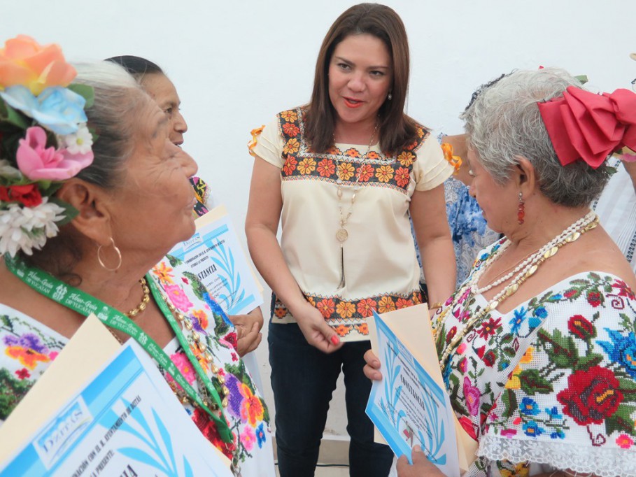 Más becas para jóvenes mayahablantes Más becas para jóvenes mayahablantes
