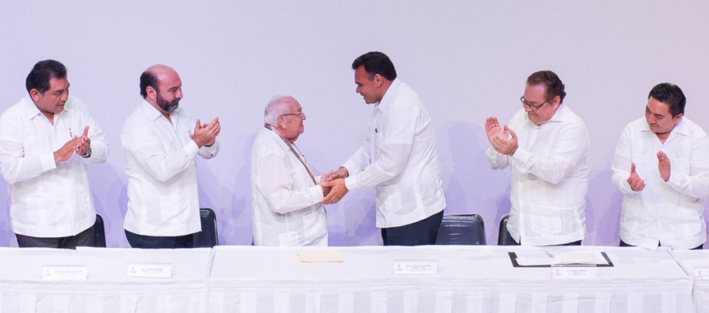 Entregan la medalla “Rafael Matos Escobedo” Entregan la medalla “Rafael Matos Escobedo”