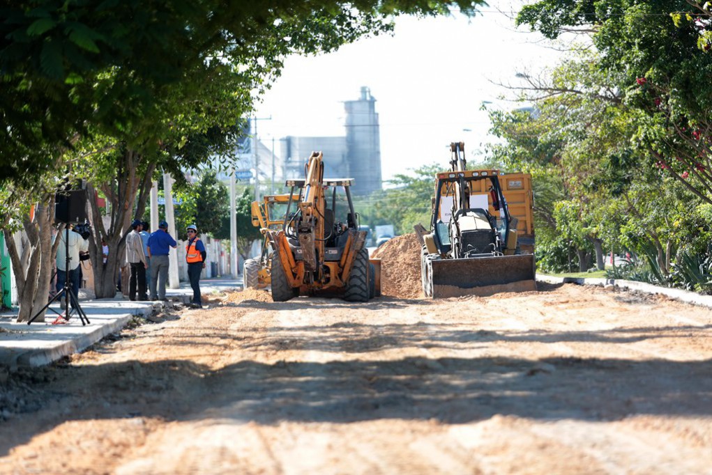 A buen ritmo pavimentación en Mérida