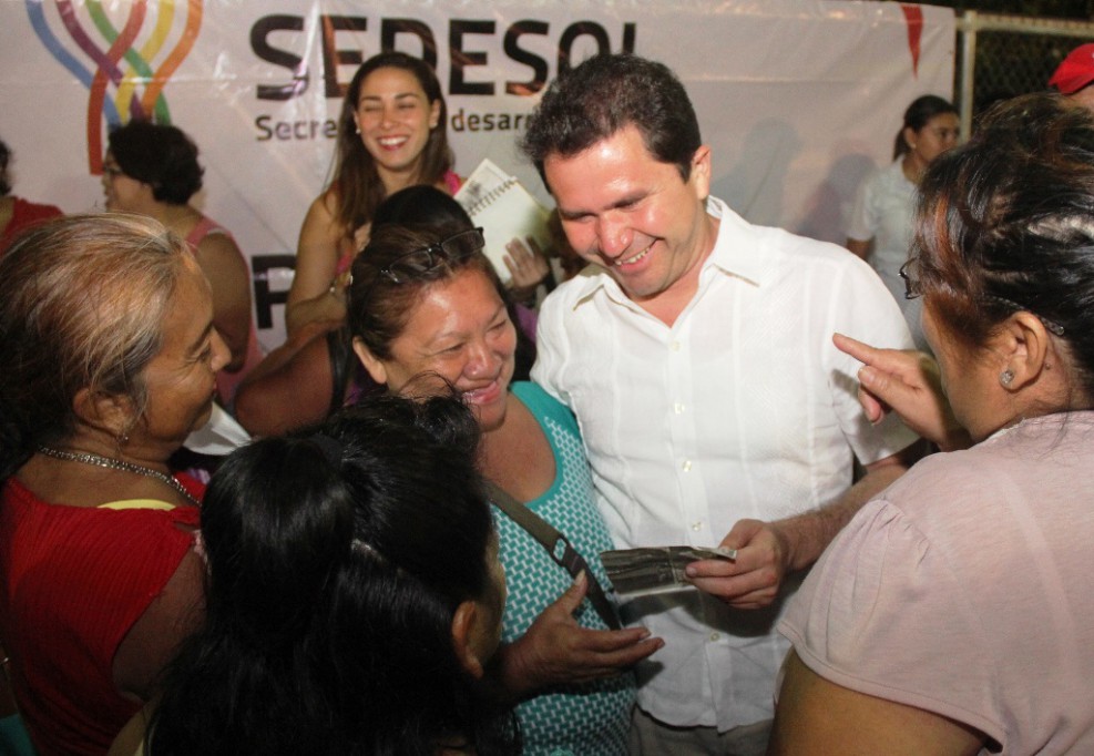 Diálogos comunitarios en Mérida Diálogos comunitarios en Mérida