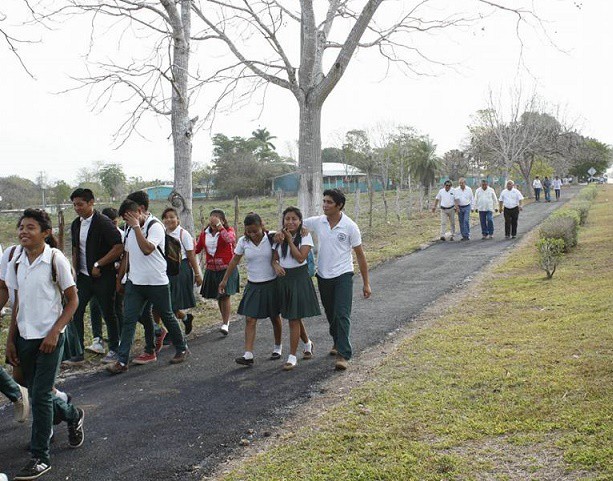 Reconstruyen ciclopista salida a Colonia Yucatán Reconstruyen ciclopista salida a Colonia Yucatán
