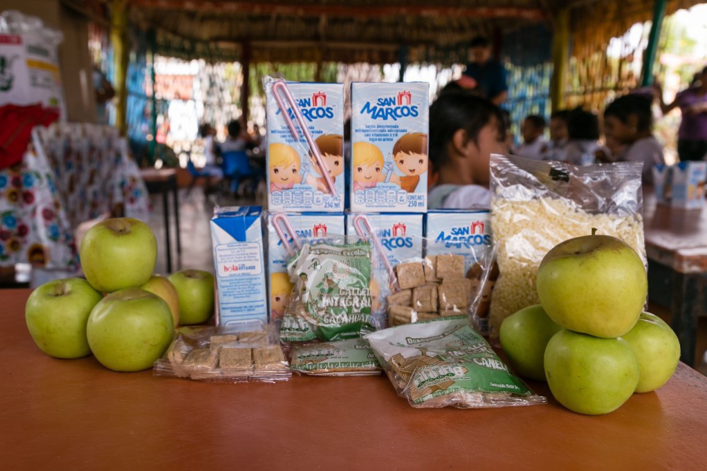 Fruta fresca, para iniciar la jornada escolar Fruta fresca, para iniciar la jornada escolar