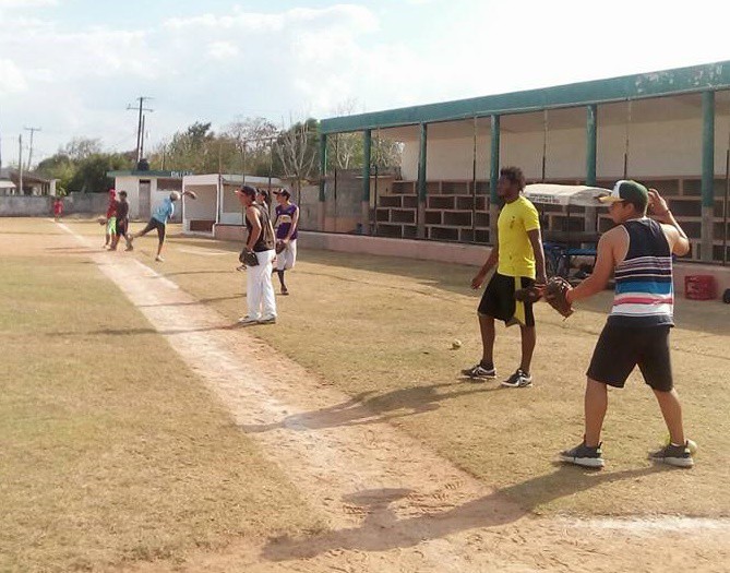 Avanza equipo de beisbol sucileño en Liga Oriental Avanza equipo de beisbol sucileño en Liga Oriental