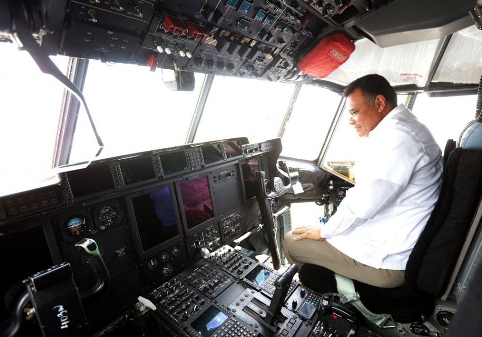 Arriba a Yucatán el avión cazahuracanes. Arriba a Yucatán el avión cazahuracanes.