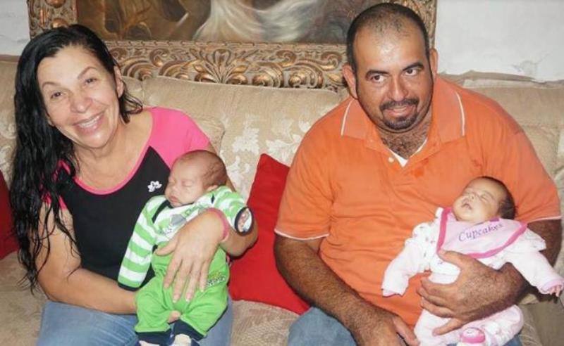 Madre de 58 años da a luz a ¡gemelos! Madre de 58 años da a luz a ¡gemelos!