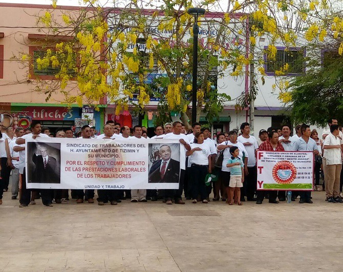 Sindicalizados tizimileños marchan por día del trabajo Sindicalizados tizimileños marchan por día del trabajo