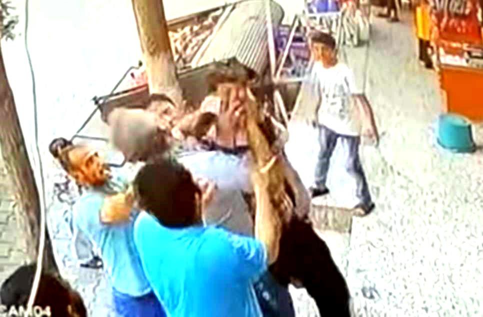 Atrapan a un bebé que cayó de un balcón Atrapan a un bebé que cayó de un balcón