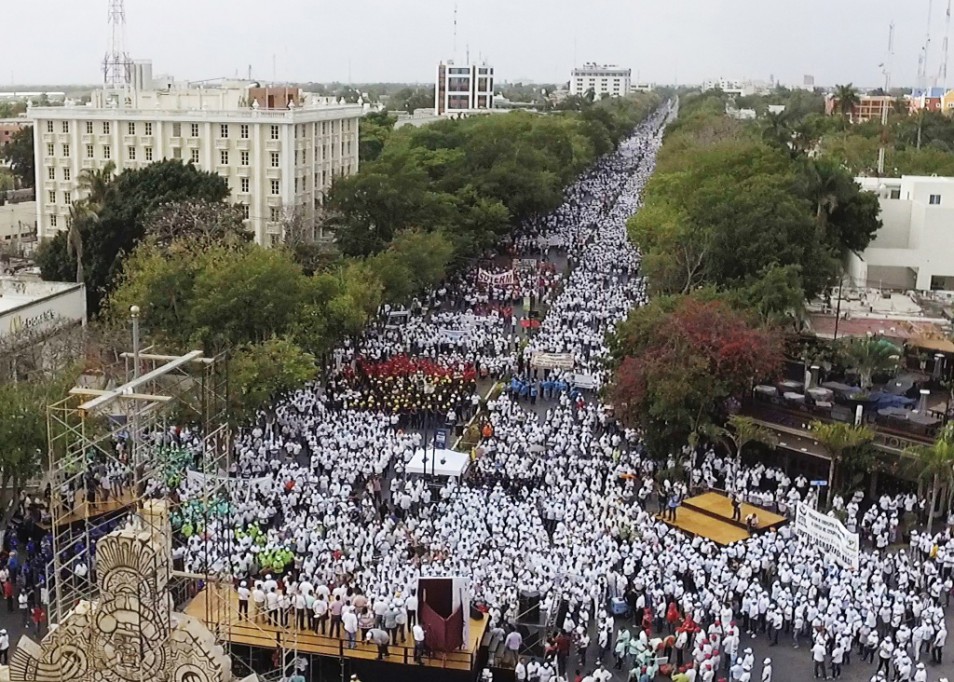 “Blanca” marcha obrera en Paseo Montejo “Blanca” marcha obrera en Paseo Montejo