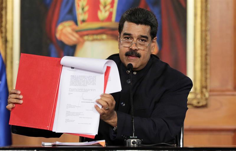 Maduro anunció fin de la Constitución Maduro anunció fin de la Constitución