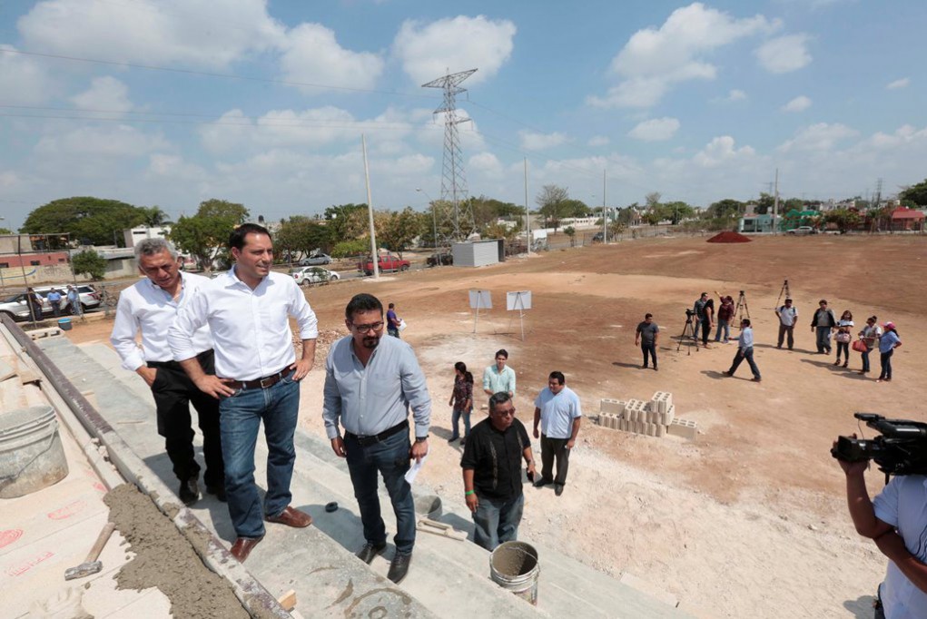 Remodelan el campo de softbol en Vergel III Remodelan el campo de softbol en Vergel III