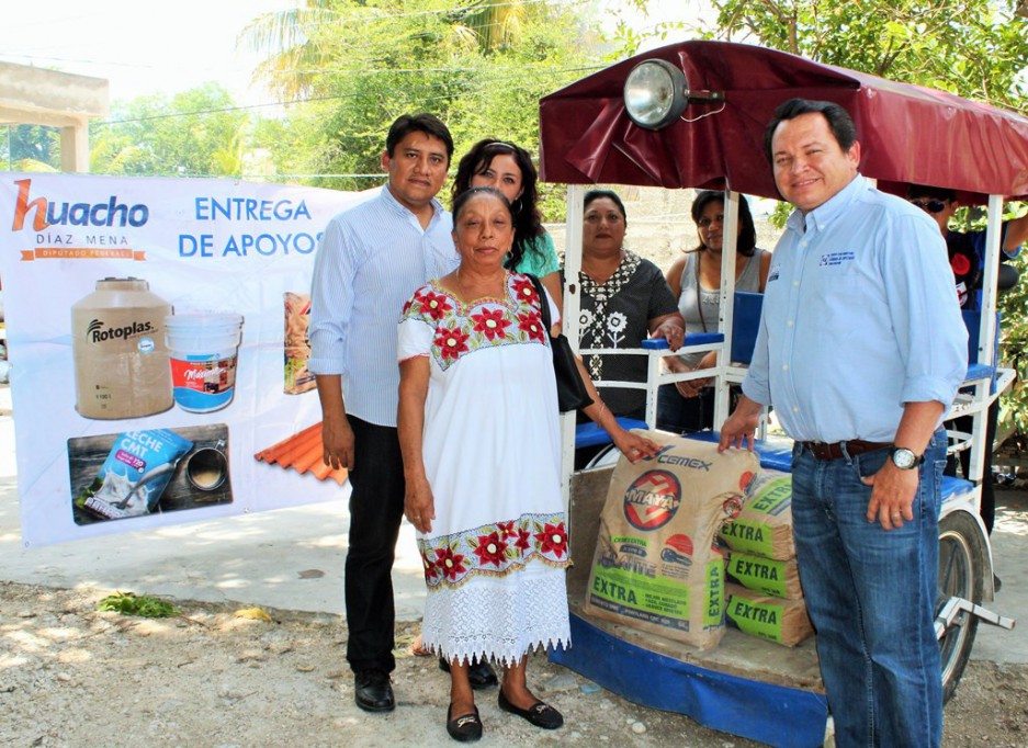 Entregan apoyos de "Mejorando tu Hogar" Entregan apoyos de "Mejorando tu Hogar"