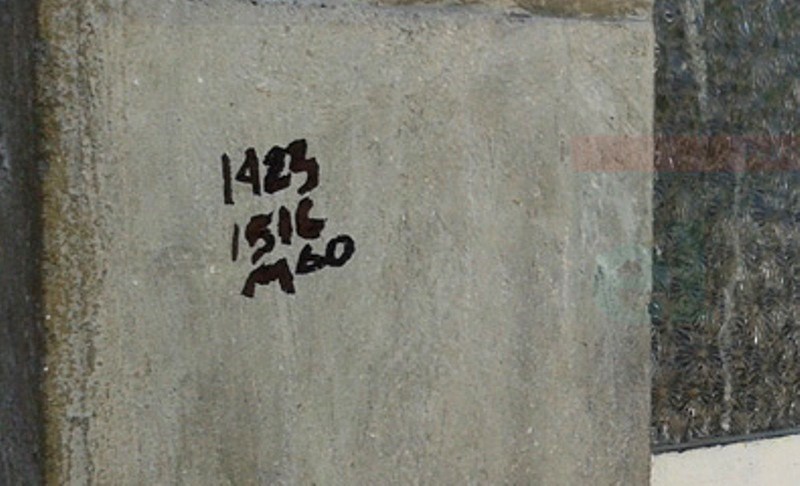 Investigan marcas pintadas en casas Investigan marcas pintadas en casas