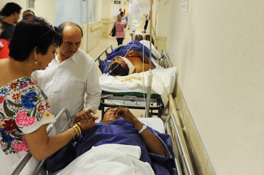 Líder de la CNC en Yucatán visita a heridos de accidente carretero Líder de la CNC en Yucatán visita a heridos de accidente carretero