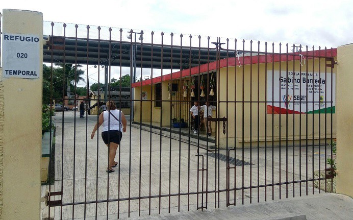 Papás no quieren que regrese un profesor a escuela de Tizimín Papás no quieren que regrese un profesor a escuela de Tizimín
