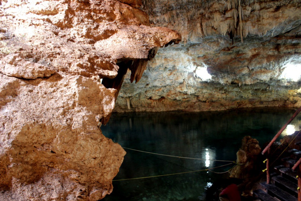 Cenote Pueblo Fantasma, opción de aventura familiar Cenote Pueblo Fantasma, opción de aventura familiar