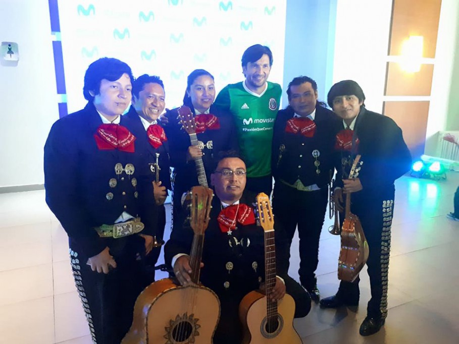 Fanáticos apoyaron a la selección con Movistar Fanáticos apoyaron a la selección con Movistar