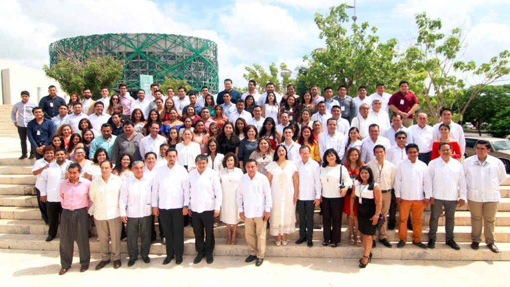 Jóvenes terminan diplomado en el Poder Legislativo Jóvenes terminan diplomado en el Poder Legislativo
