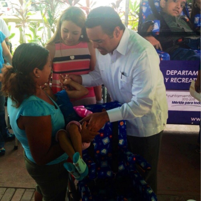 El Ayuntamiento de Mérida ya entrega audífonos para sordera El Ayuntamiento de Mérida ya entrega audífonos para sordera