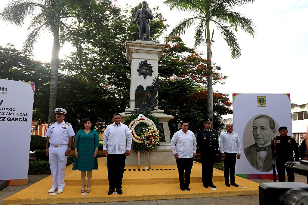 Conmemoran aniversario luctuoso de Benito Juárez
