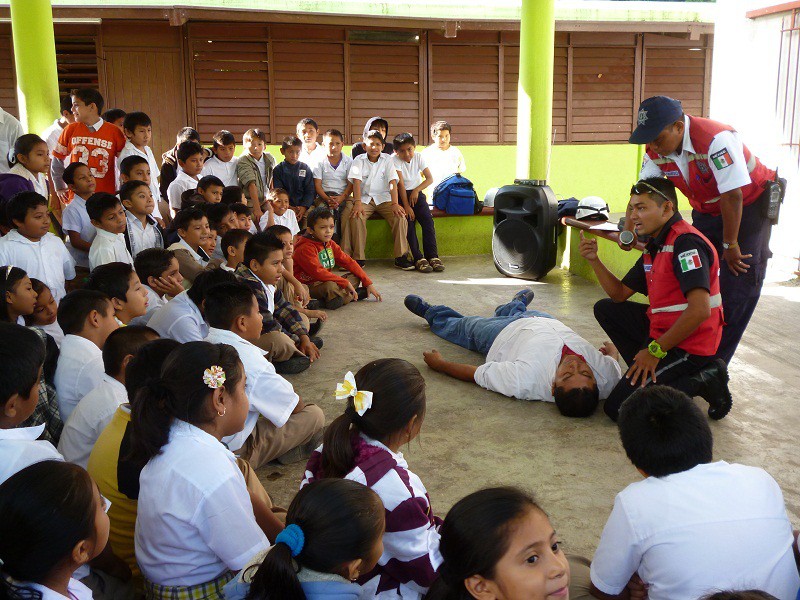 TIZIMIN: Enseñan a niños técnicas básicas de primeros auxilios. TIZIMIN: Enseñan a niños técnicas básicas de primeros auxilios.