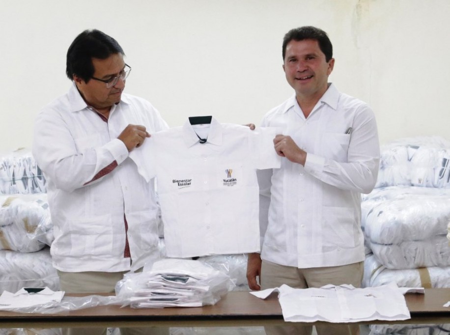 Más de 200 mil niños recibirán camisas del Bienestar Escolar Más de 200 mil niños recibirán camisas del Bienestar Escolar