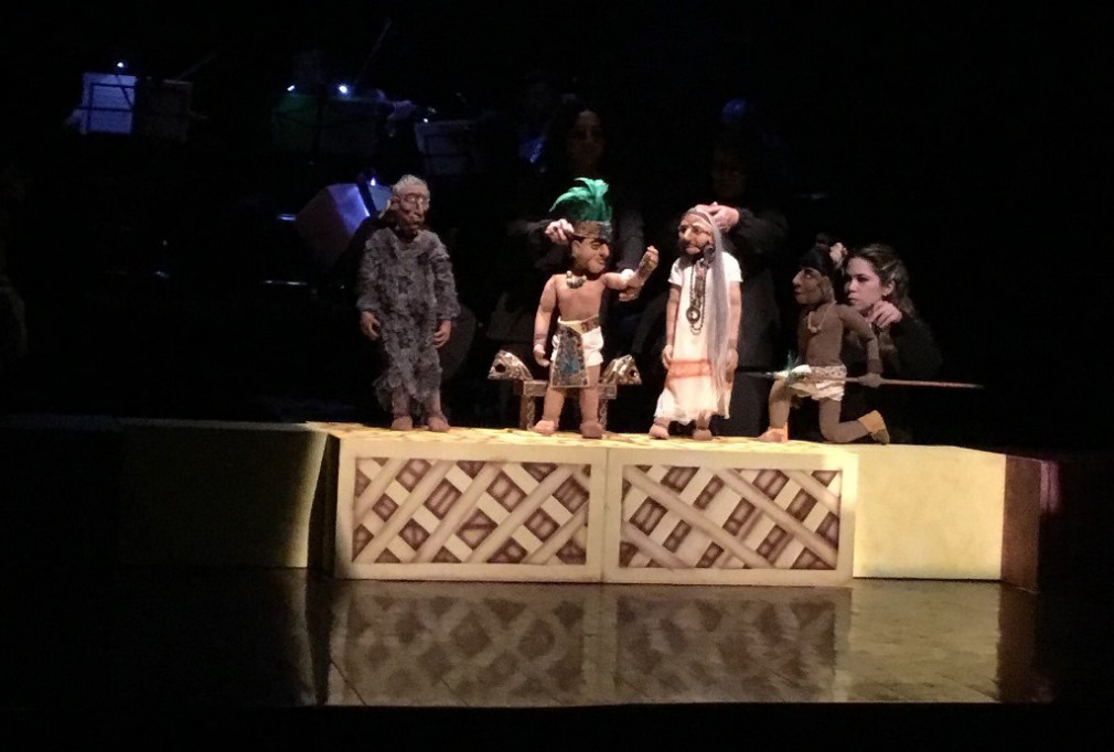 Presentan la leyenda del "Enano de Uxmal" con títeres Presentan la leyenda del "Enano de Uxmal" con títeres