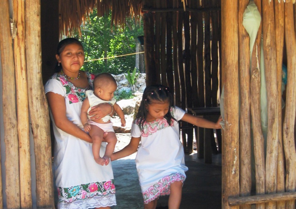 Yucatecos niegan hablar maya Yucatecos niegan hablar maya