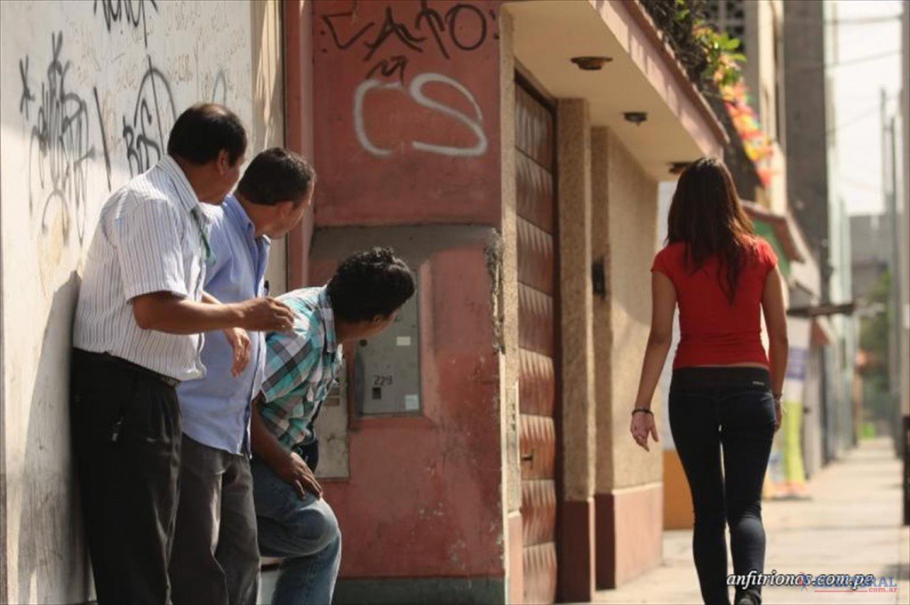 Piden poner alto al hostigamiento callejero Piden poner alto al hostigamiento callejero