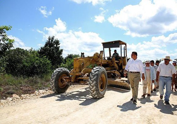 Se construirán casi 17 kms de caminos sacacosechas en Sucilá Se construirán casi 17 kms de caminos sacacosechas en Sucilá