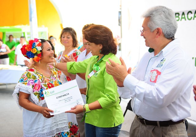 La Presidenta del DIF Yucatán encabeza clausura de actividades de Centros de Desarrollo Familiar. La Presidenta del DIF Yucatán encabeza clausura de actividades de Centros de Desarrollo Familiar.