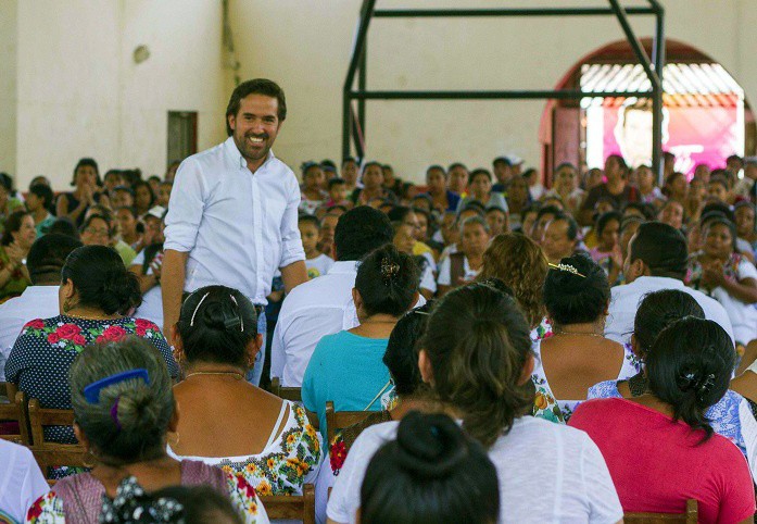 Pablo Gamboa prepara su II Informe Legislativo Pablo Gamboa prepara su II Informe Legislativo