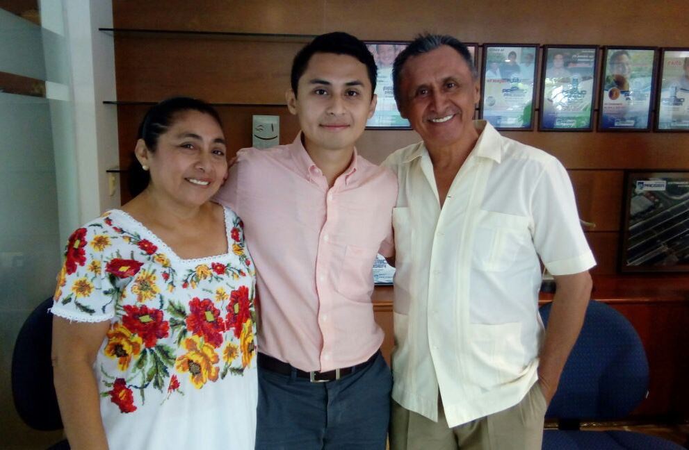 Reconocen al mejor promedio de la Facultad de Ingeniería Reconocen al mejor promedio de la Facultad de Ingeniería