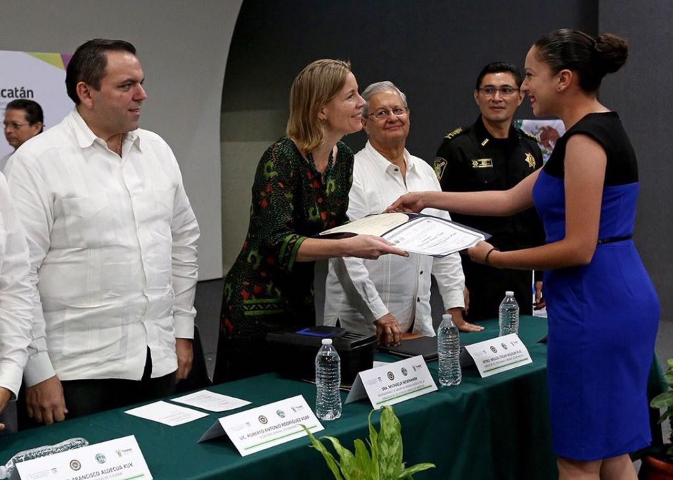 Capacitación constante a los cuerpos de Seguridad Capacitación constante a los cuerpos de Seguridad